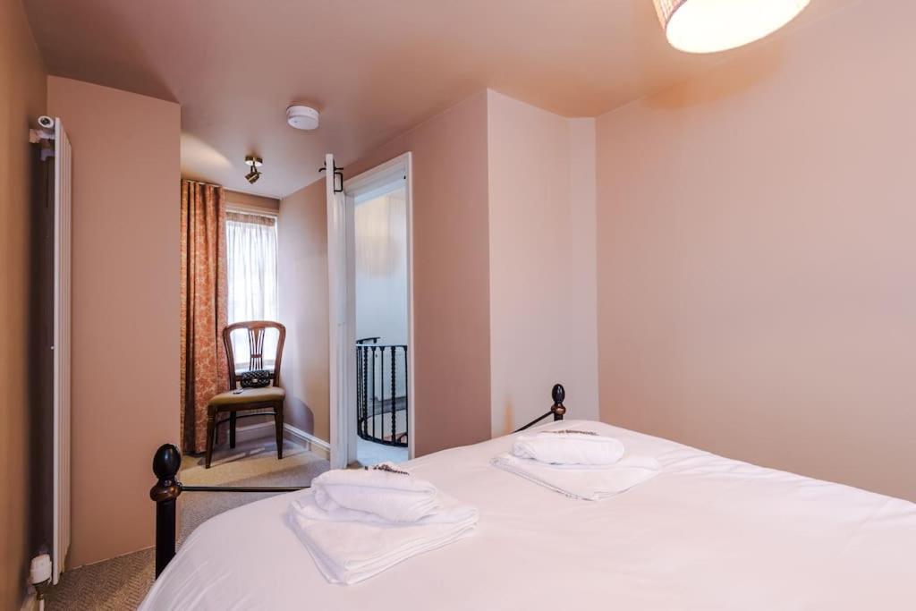 Rustic Chester Cottage Near Shops & Terrace 외부 사진