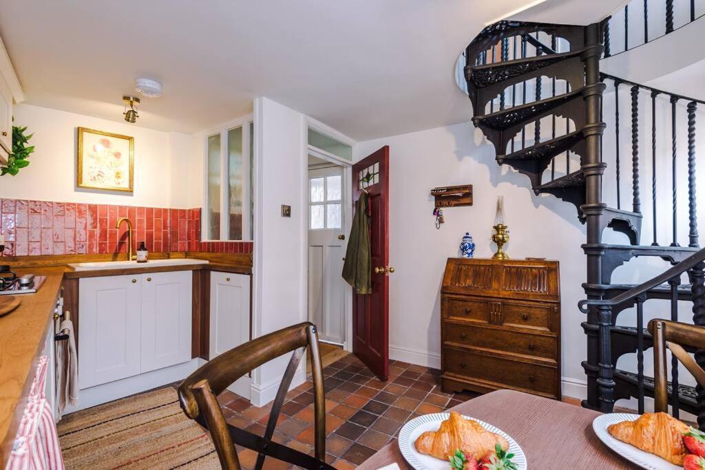 Rustic Chester Cottage Near Shops & Terrace 외부 사진