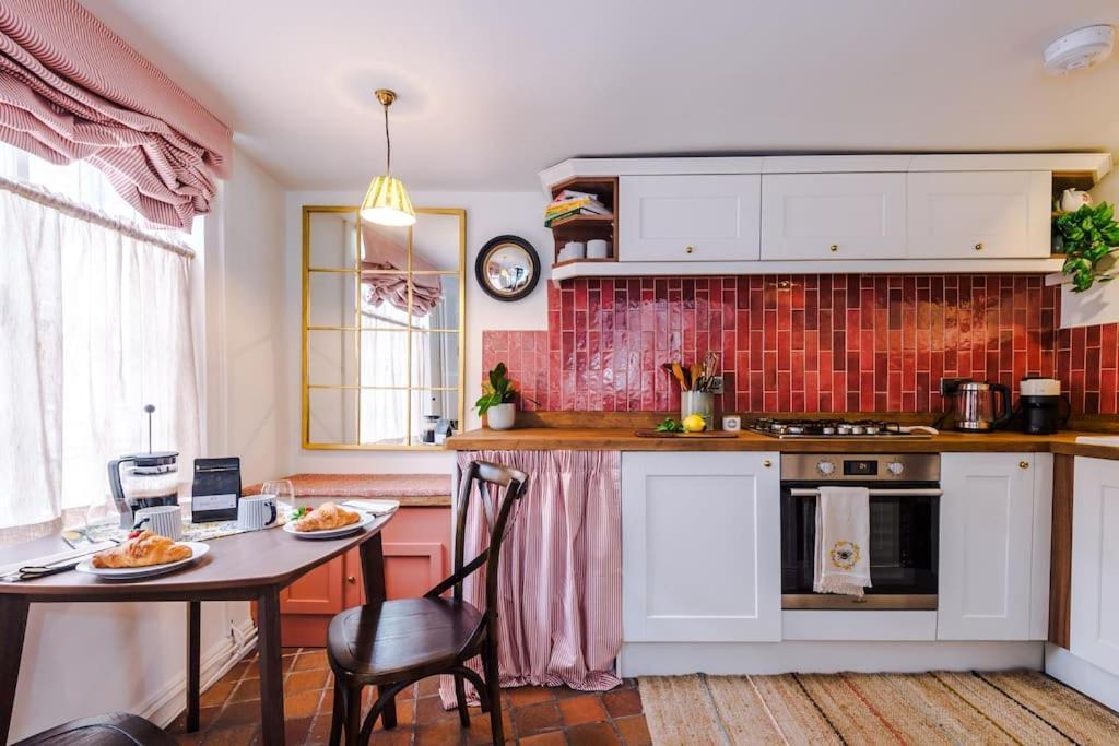 Rustic Chester Cottage Near Shops & Terrace 외부 사진