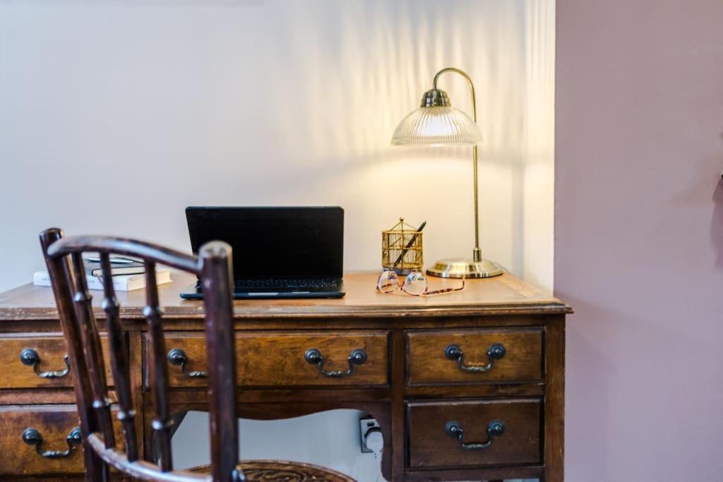 Rustic Chester Cottage Near Shops & Terrace 외부 사진