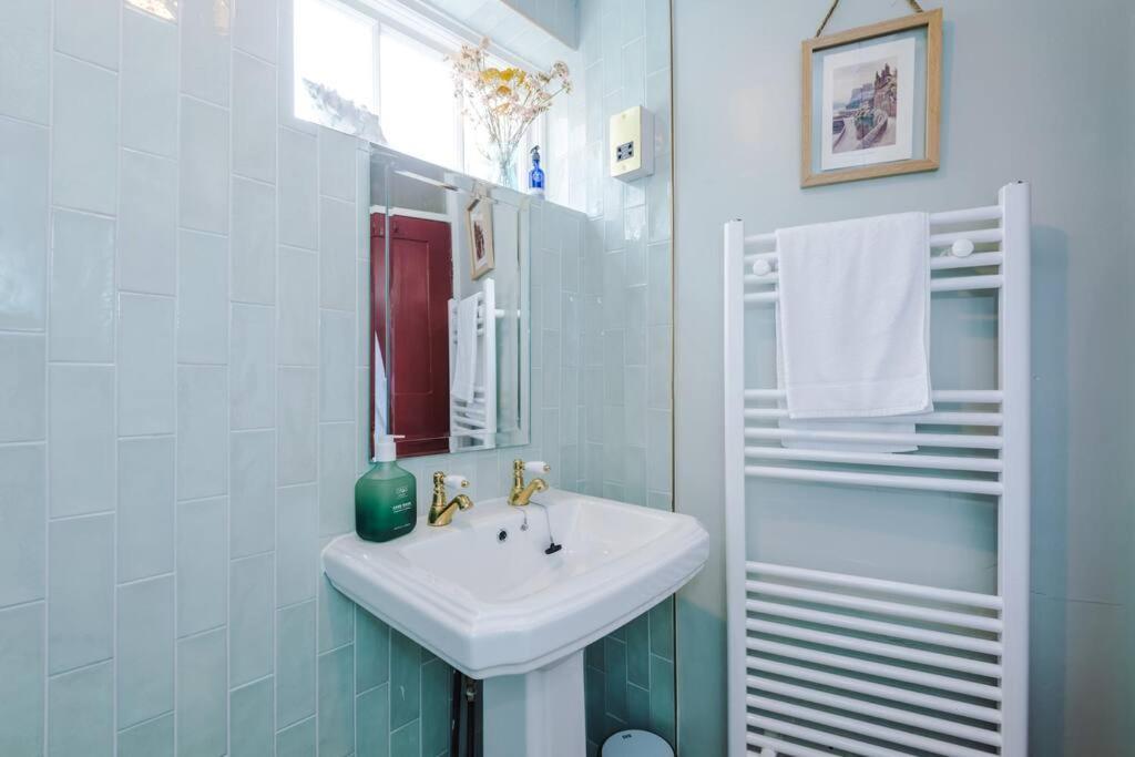 Rustic Chester Cottage Near Shops & Terrace 외부 사진