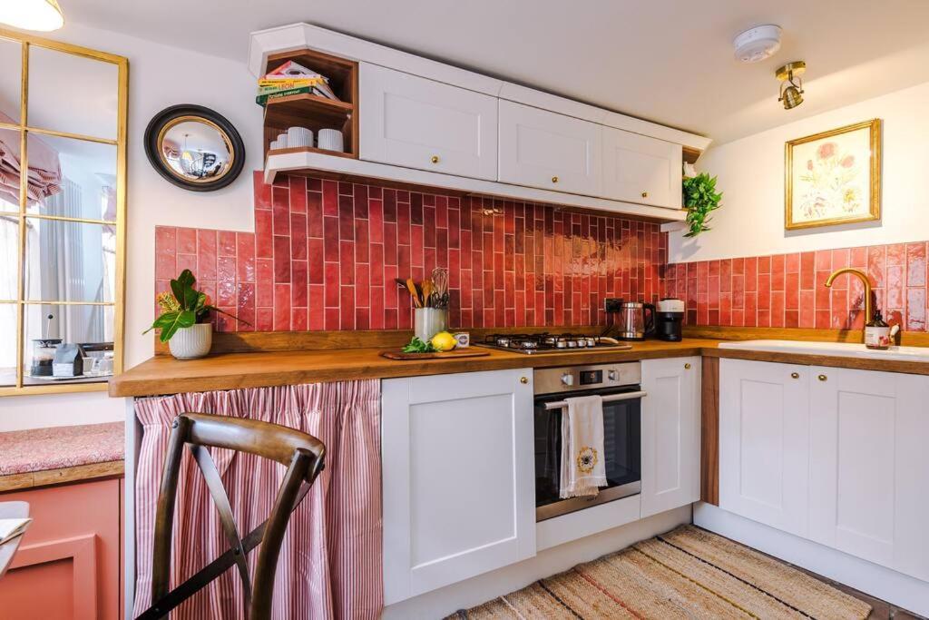 Rustic Chester Cottage Near Shops & Terrace 외부 사진