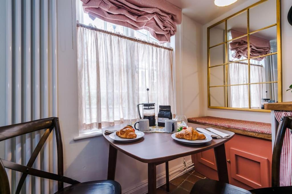 Rustic Chester Cottage Near Shops & Terrace 외부 사진