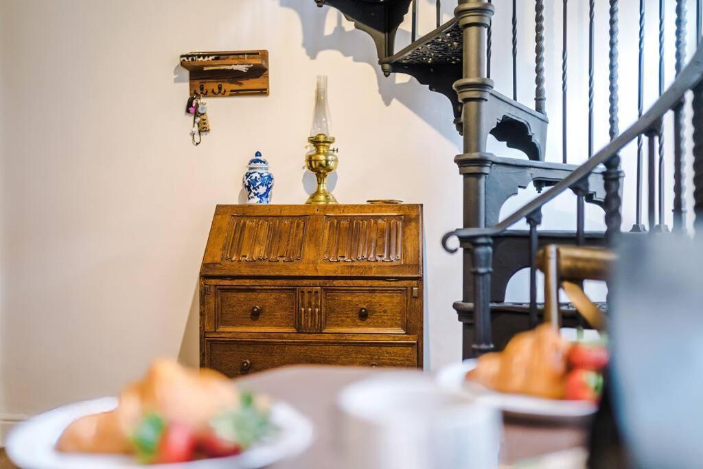 Rustic Chester Cottage Near Shops & Terrace 외부 사진