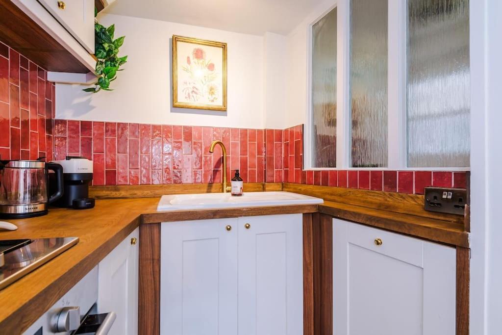 Rustic Chester Cottage Near Shops & Terrace 외부 사진