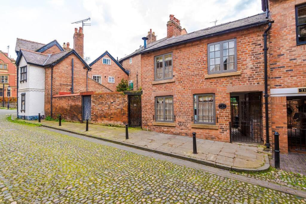 Rustic Chester Cottage Near Shops & Terrace 외부 사진